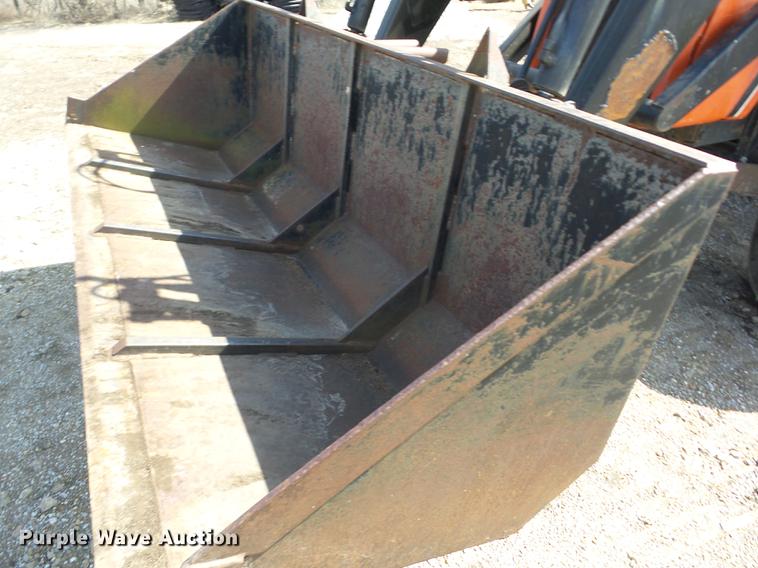 image for item AY9587 1983 Allis Chalmers 8010 tractor