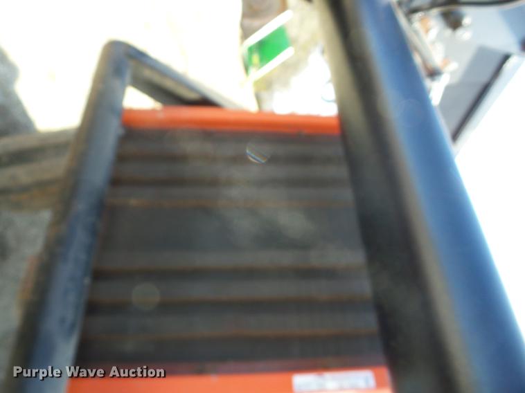 image for item AY9587 1983 Allis Chalmers 8010 tractor