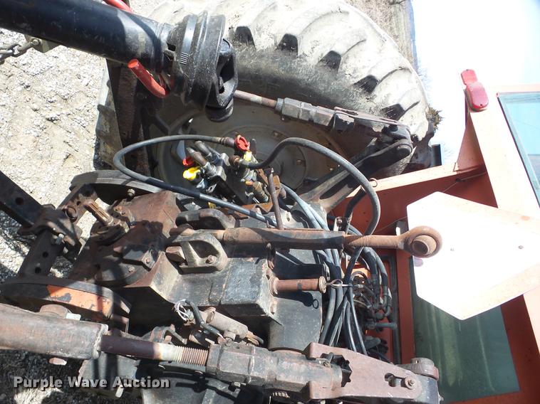 image for item AY9587 1983 Allis Chalmers 8010 tractor