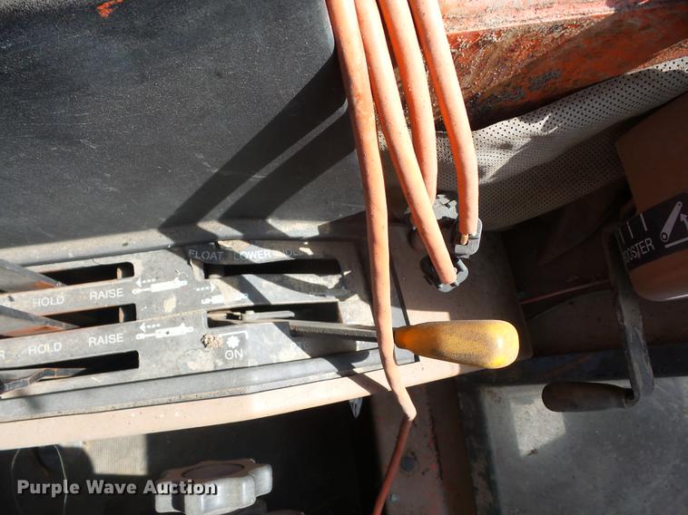 image for item AY9587 1983 Allis Chalmers 8010 tractor