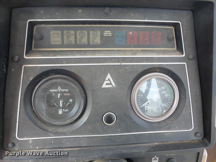 image for item AY9587 1983 Allis Chalmers 8010 tractor