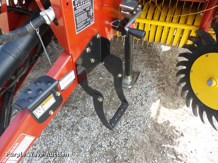 image for item AY9589 2008 New Holland BR7090 round baler