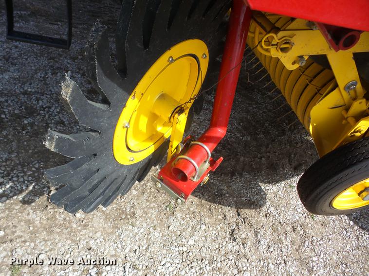 image for item AY9589 2008 New Holland BR7090 round baler