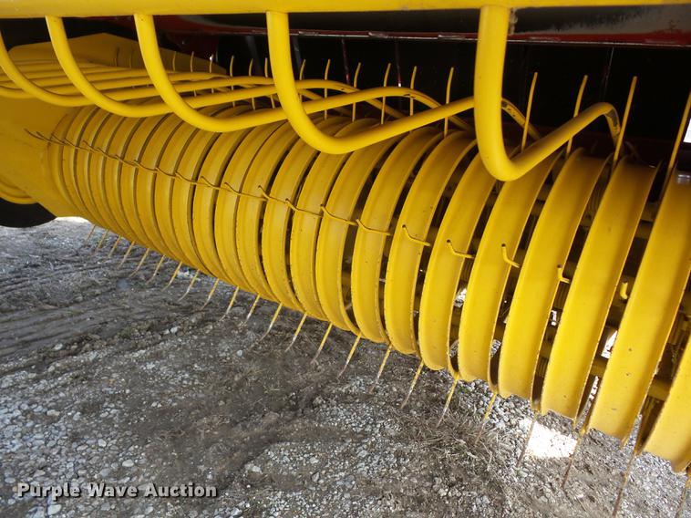 image for item AY9589 2008 New Holland BR7090 round baler