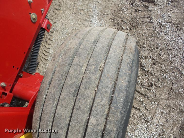 image for item AY9589 2008 New Holland BR7090 round baler