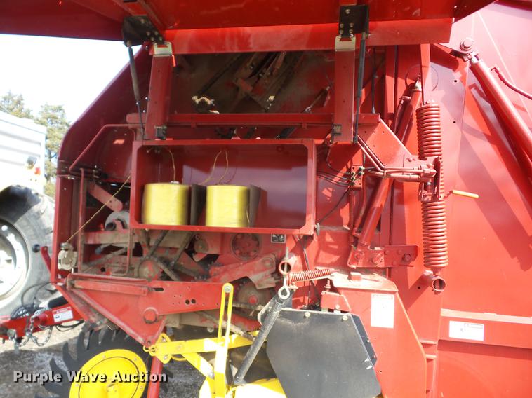 image for item AY9589 2008 New Holland BR7090 round baler