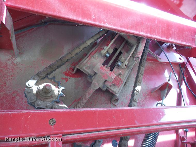 image for item AY9589 2008 New Holland BR7090 round baler