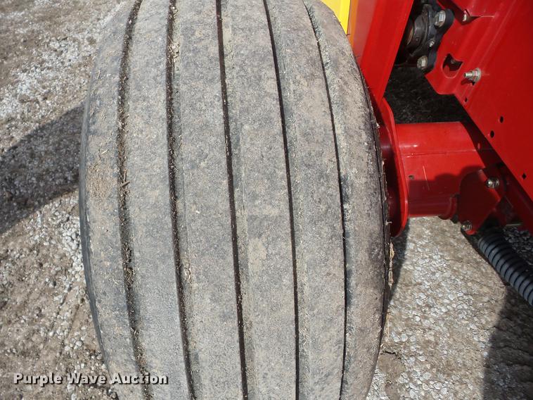 image for item AY9589 2008 New Holland BR7090 round baler