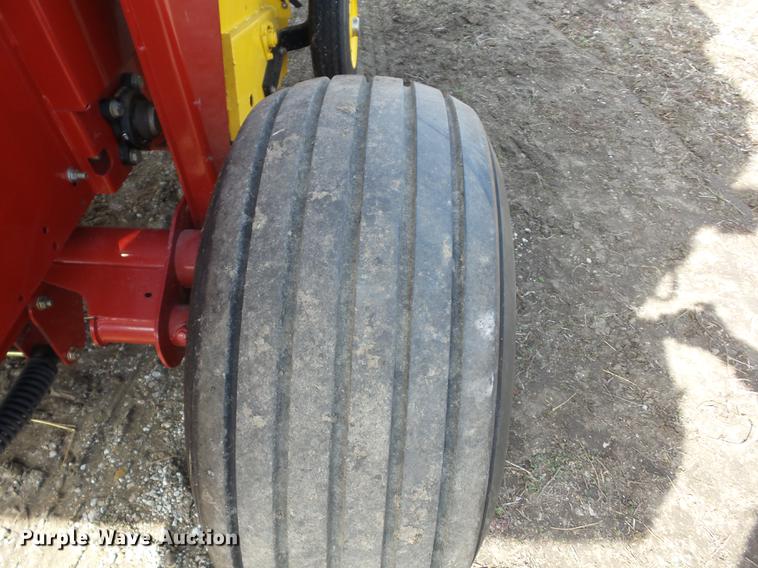 image for item AY9589 2008 New Holland BR7090 round baler