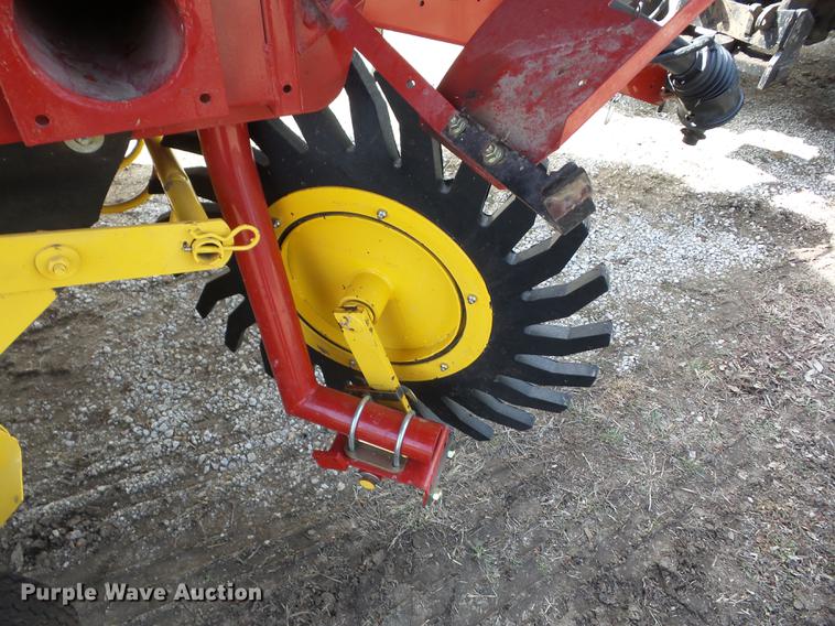 image for item AY9589 2008 New Holland BR7090 round baler