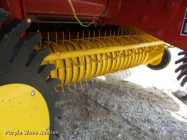 image for item AY9589 2008 New Holland BR7090 round baler