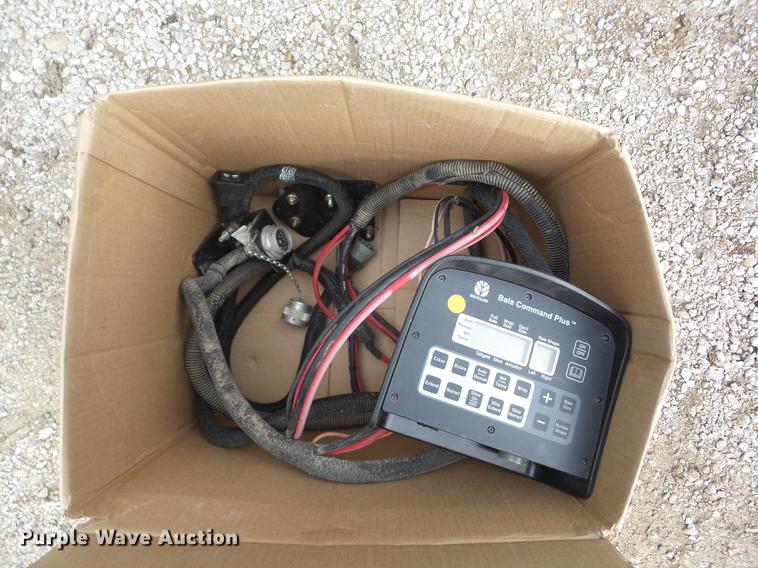 image for item AY9589 2008 New Holland BR7090 round baler