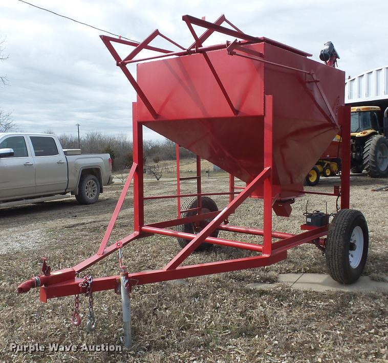 image for item AY9590 Harrison feed bin