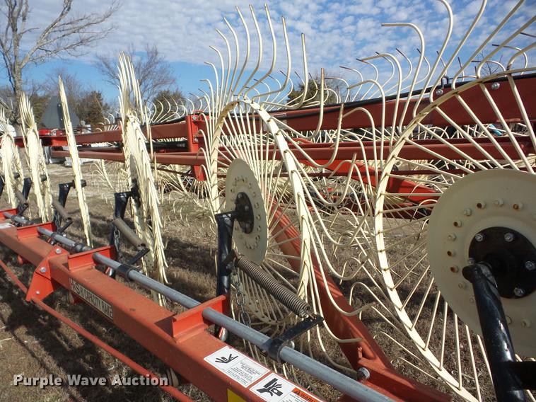 image for item AY9592 H&S BF12HC high capacity hay rake