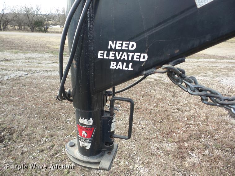 image for item AY9593 2007 Ez-Haul G36 hay bale trailer