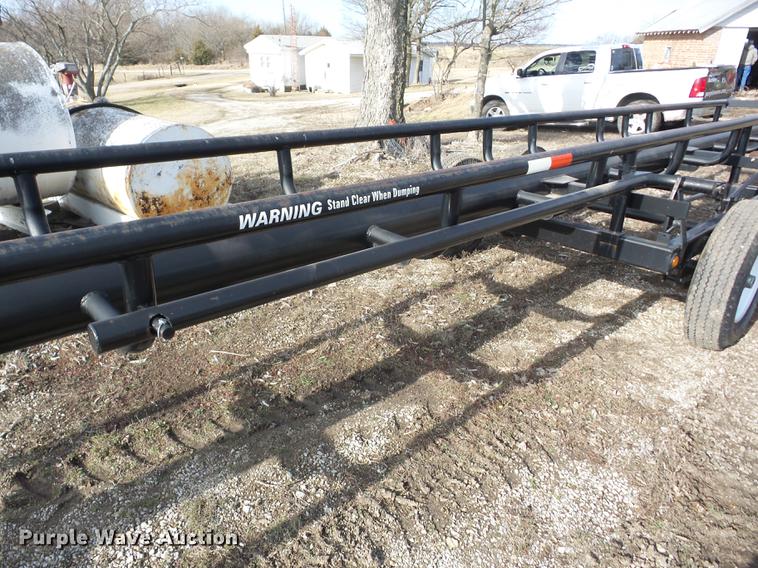 image for item AY9593 2007 Ez-Haul G36 hay bale trailer