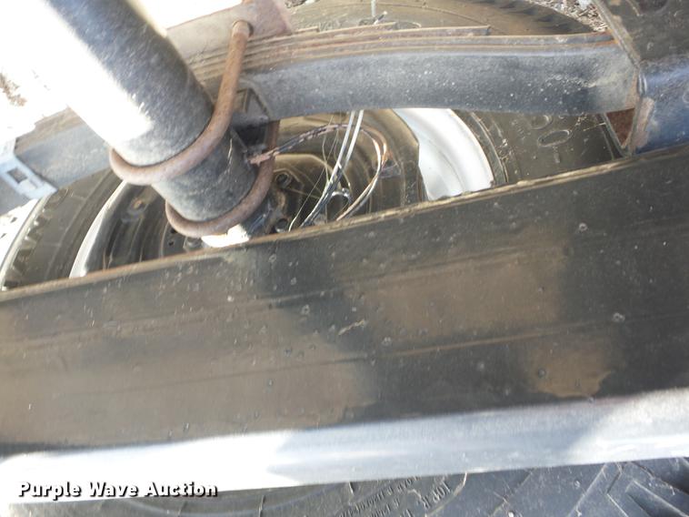 image for item AY9593 2007 Ez-Haul G36 hay bale trailer