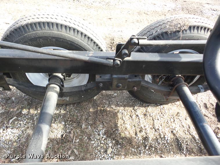 image for item AY9593 2007 Ez-Haul G36 hay bale trailer