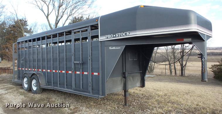 image for item AY9598 2001 Pro Stock Cattleman livestock trailer