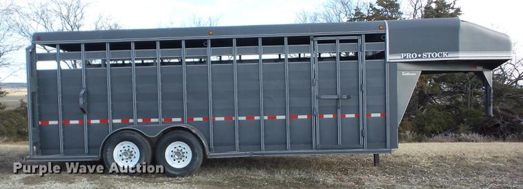 image for item AY9598 2001 Pro Stock Cattleman livestock trailer