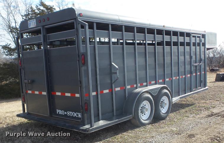 image for item AY9598 2001 Pro Stock Cattleman livestock trailer