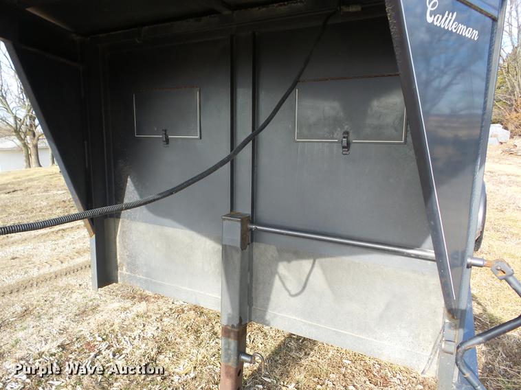 image for item AY9598 2001 Pro Stock Cattleman livestock trailer