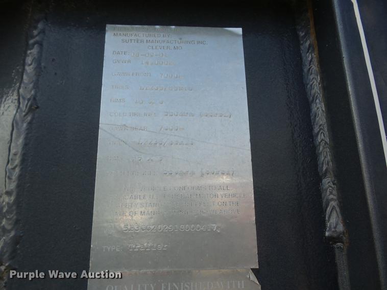 image for item AY9598 2001 Pro Stock Cattleman livestock trailer