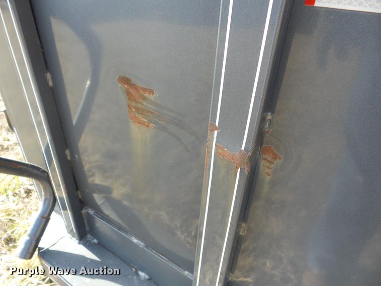 image for item AY9598 2001 Pro Stock Cattleman livestock trailer