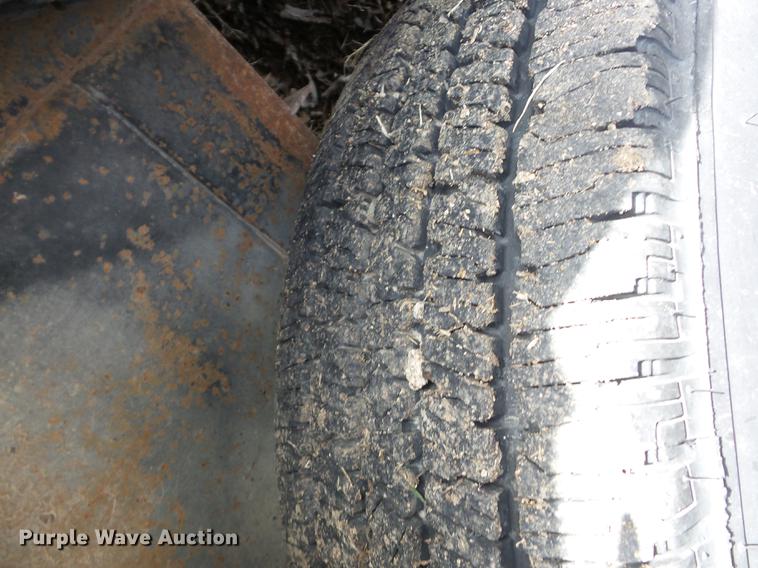 image for item AY9598 2001 Pro Stock Cattleman livestock trailer