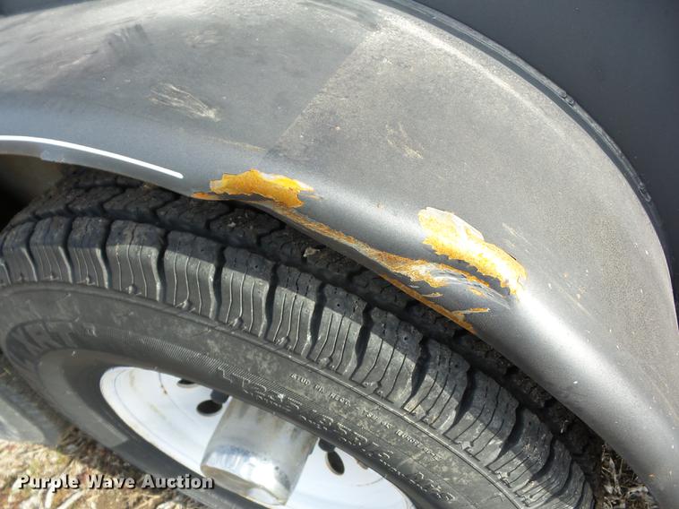 image for item AY9598 2001 Pro Stock Cattleman livestock trailer