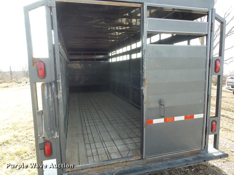 image for item AY9598 2001 Pro Stock Cattleman livestock trailer