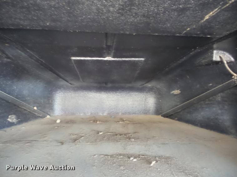 image for item AY9598 2001 Pro Stock Cattleman livestock trailer