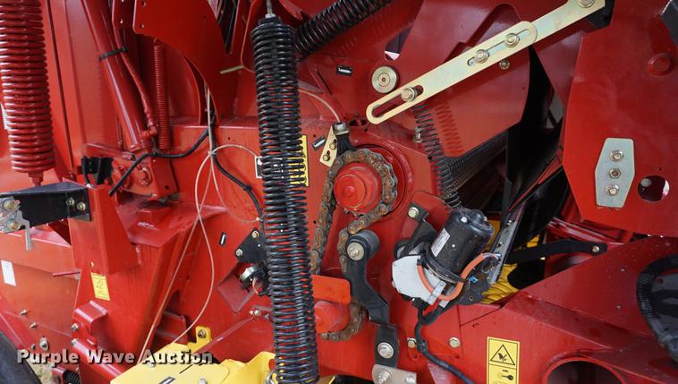 image for item DB0465 2014 New Holland Rollbelt 560 specialty crop round baler