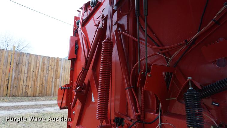 image for item DB0465 2014 New Holland Rollbelt 560 specialty crop round baler