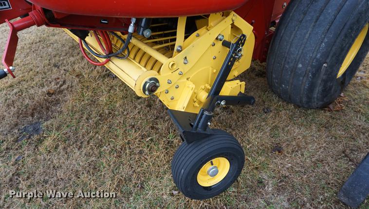 image for item DB0465 2014 New Holland Rollbelt 560 specialty crop round baler