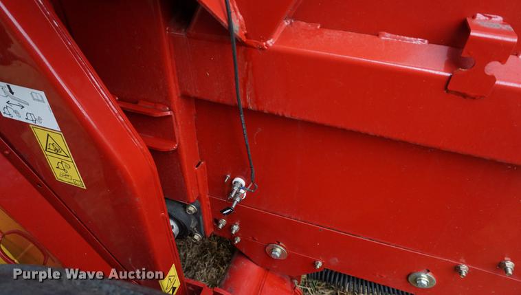 image for item DB0465 2014 New Holland Rollbelt 560 specialty crop round baler