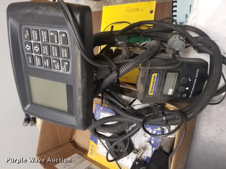 image for item DB0465 2014 New Holland Rollbelt 560 specialty crop round baler