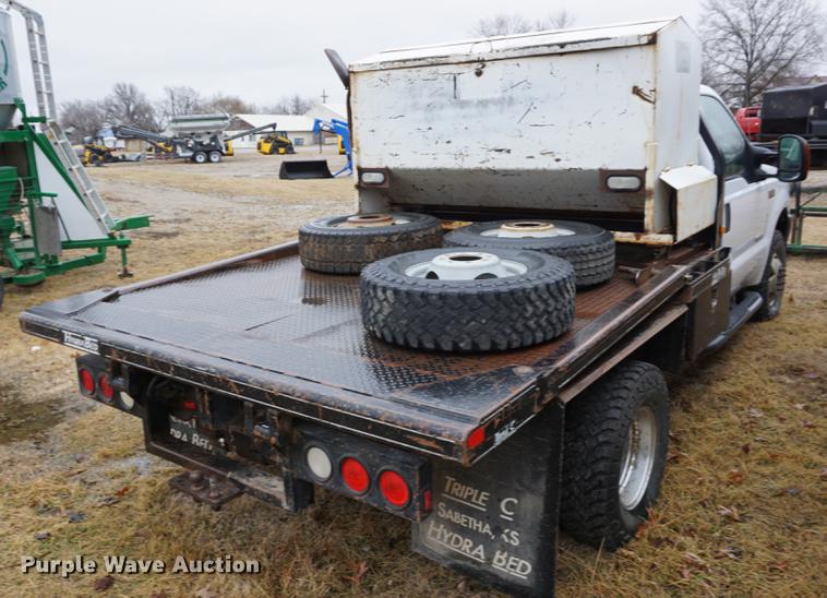 image for item DB0467 2004 Ford F350 Super Duty bale bed pickup truck