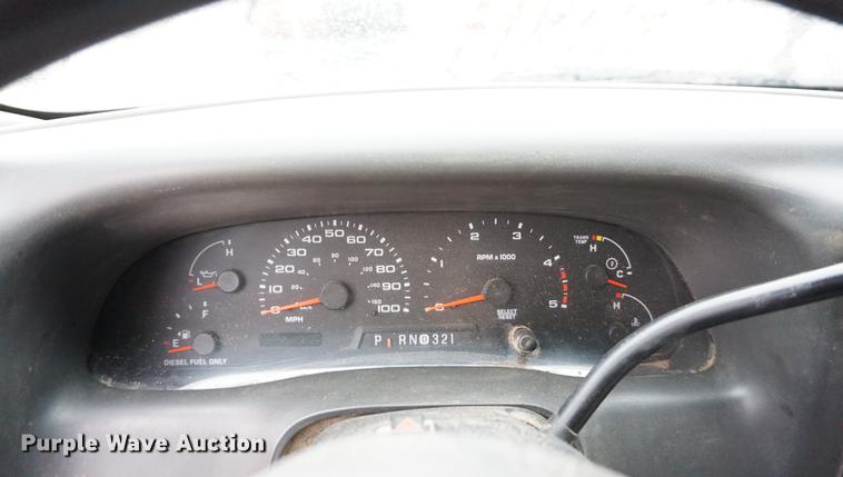 image for item DB0467 2004 Ford F350 Super Duty bale bed pickup truck