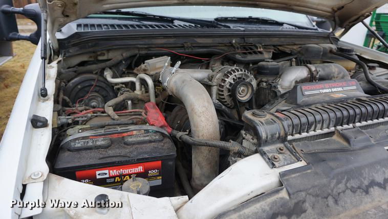 image for item DB0467 2004 Ford F350 Super Duty bale bed pickup truck