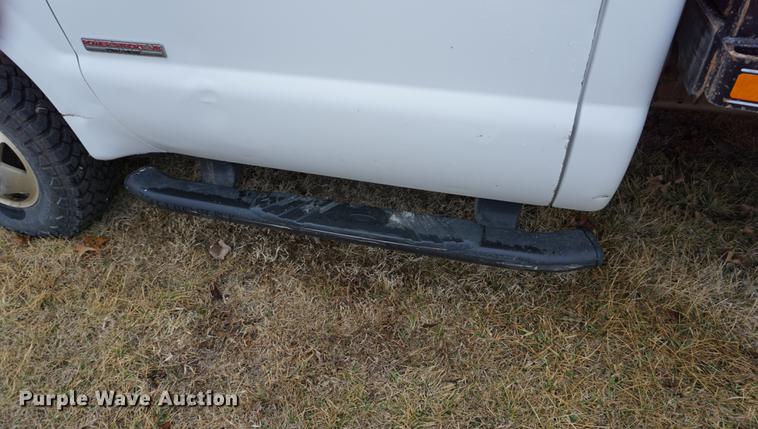 image for item DB0467 2004 Ford F350 Super Duty bale bed pickup truck