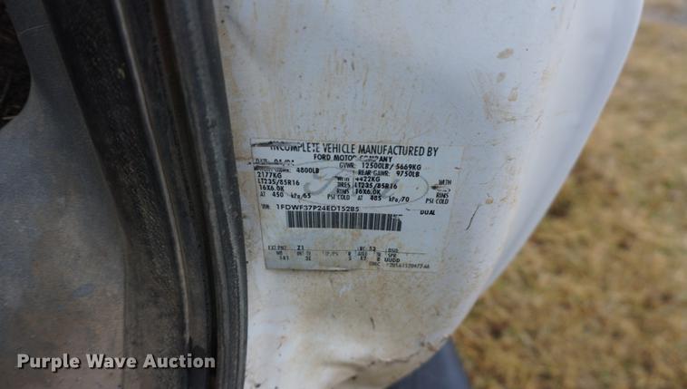 image for item DB0467 2004 Ford F350 Super Duty bale bed pickup truck