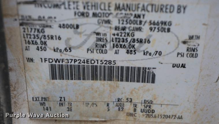 image for item DB0467 2004 Ford F350 Super Duty bale bed pickup truck