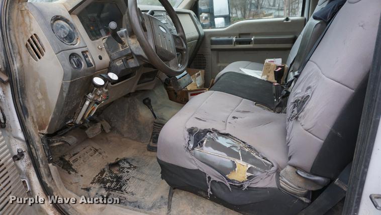 image for item DB0468 2010 Ford F550 bale bed truck