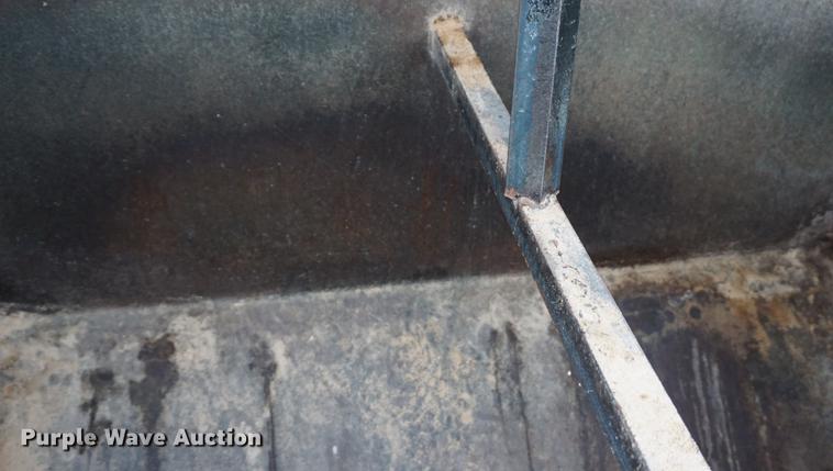 image for item DB0468 2010 Ford F550 bale bed truck