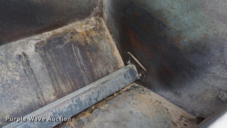 image for item DB0468 2010 Ford F550 bale bed truck