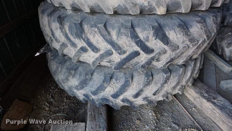 image for item DB0490 2012 John Deere 4940 self-propelled sprayer