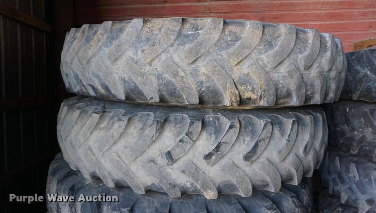 image for item DB0490 2012 John Deere 4940 self-propelled sprayer