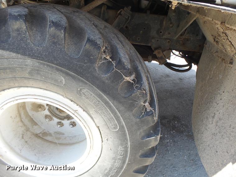 image for item DB1470 1996 International 2554 dry spreader applicator truck