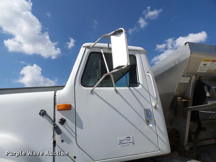 image for item DB1470 1996 International 2554 dry spreader applicator truck